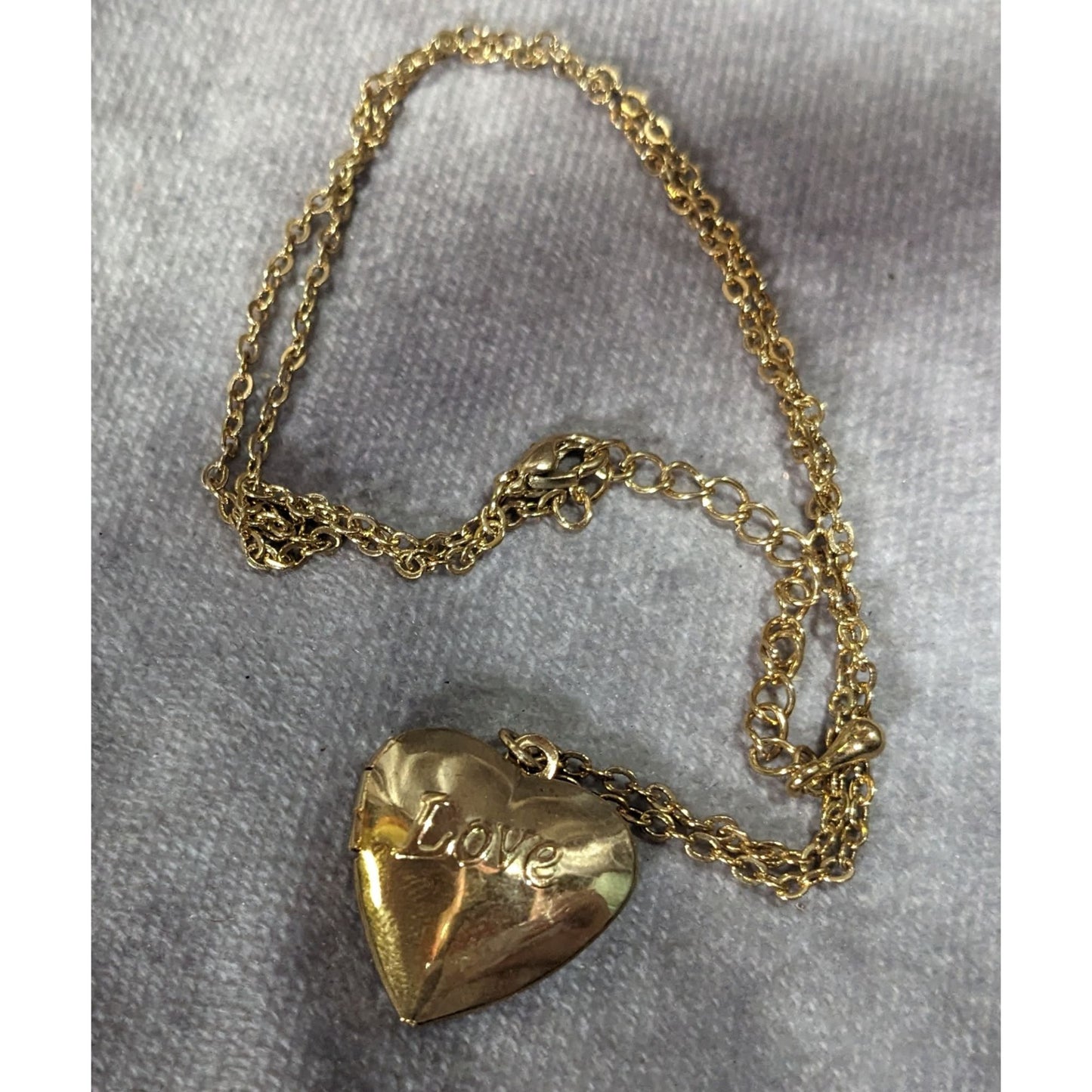 Romantic Embossed Love Heart Locket Pendant Necklace