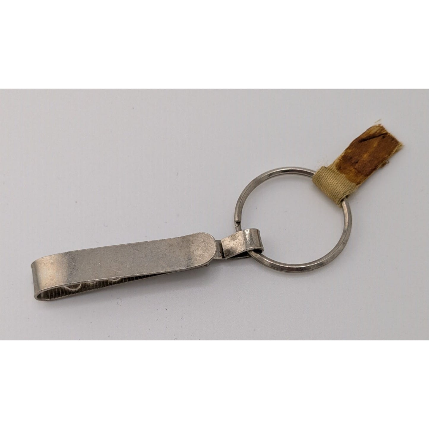 Vintage Metal Keychain With Heart Pattern & Fabric Accent