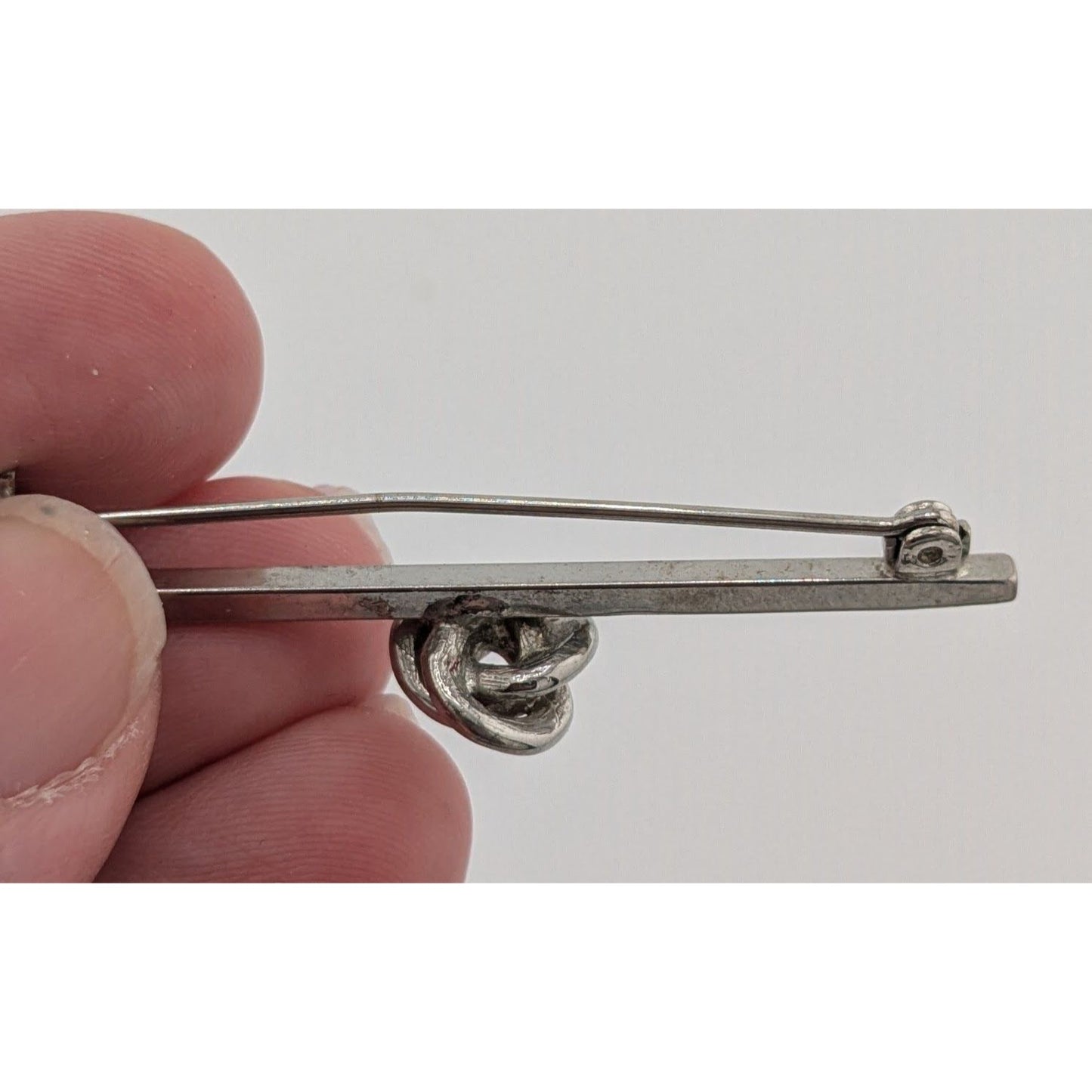 Vintage Minimalist Silver Tone Bar With Knot Brooch