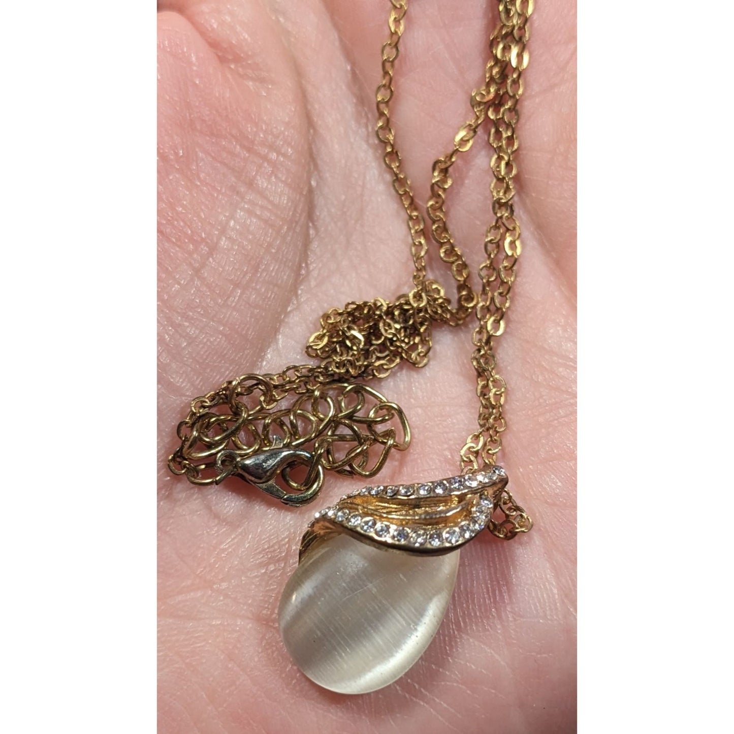 Elegant White Cateye Teardrop Pendant Necklace