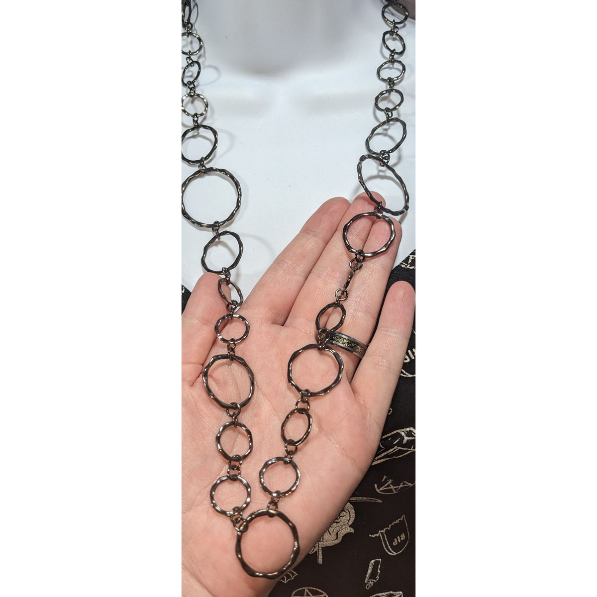 Industrial Modern Hammered Metal Gunmetal Circle Link Necklace 30 Inch