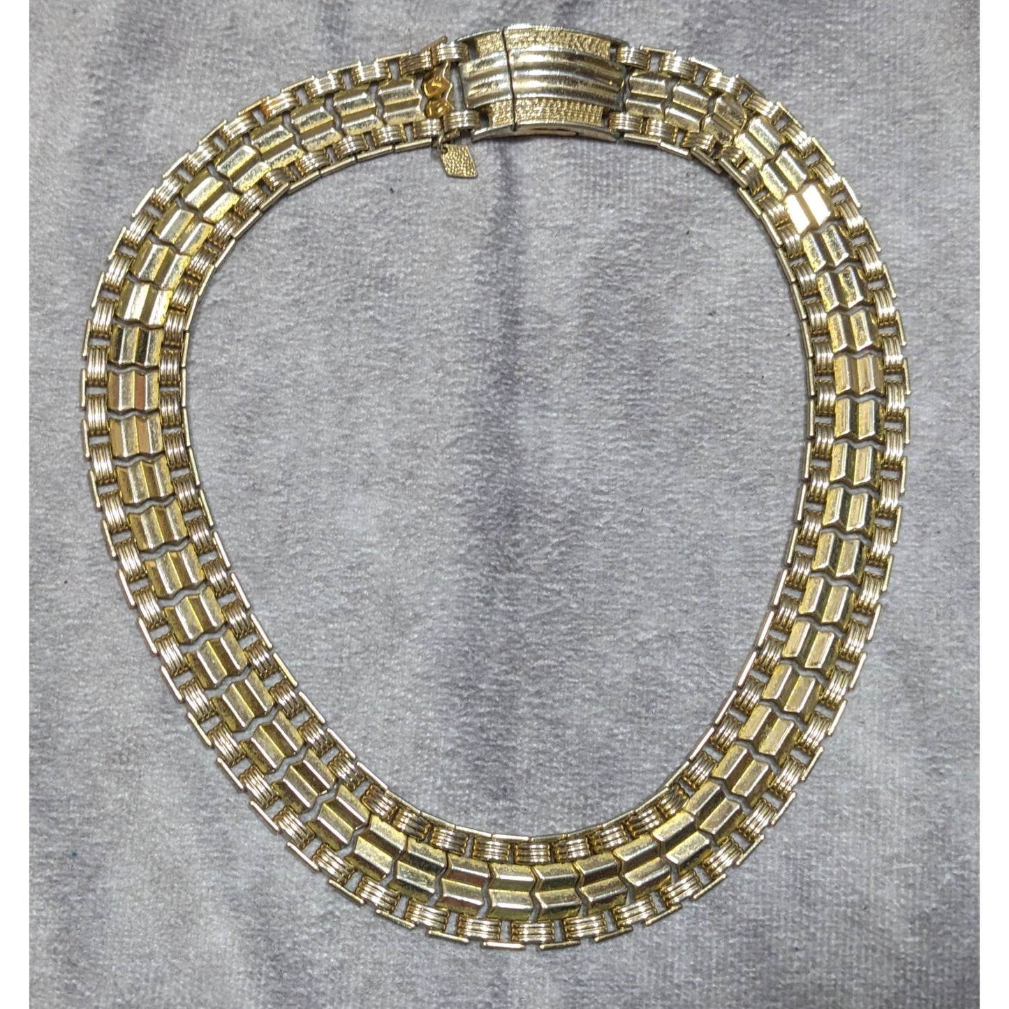 Vintage Sarah Coventry Gold-Tone Wide Chain Collar Necklace With Snap Clasp