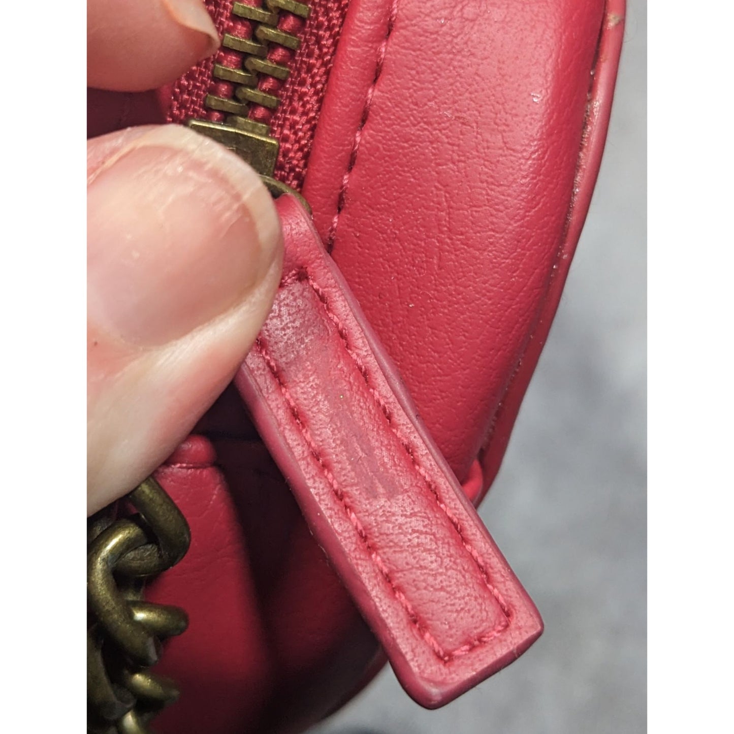 Disney Descendants Evie Heart Crown Purse With Gold Tone Chain And Details