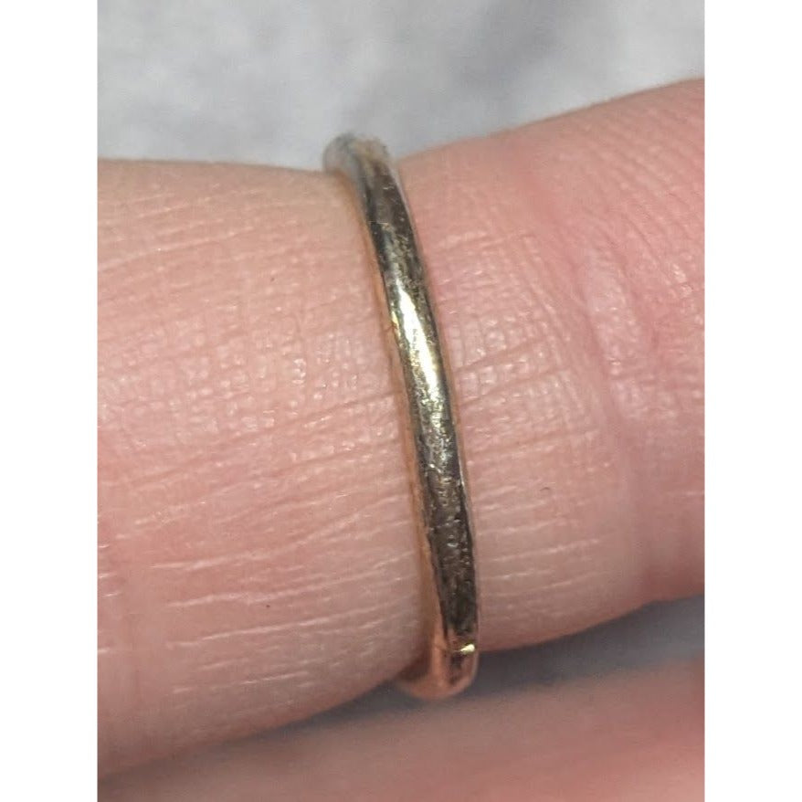 Minimalist Gold Tone Arrow Wrap Ring Size 5 1/2
