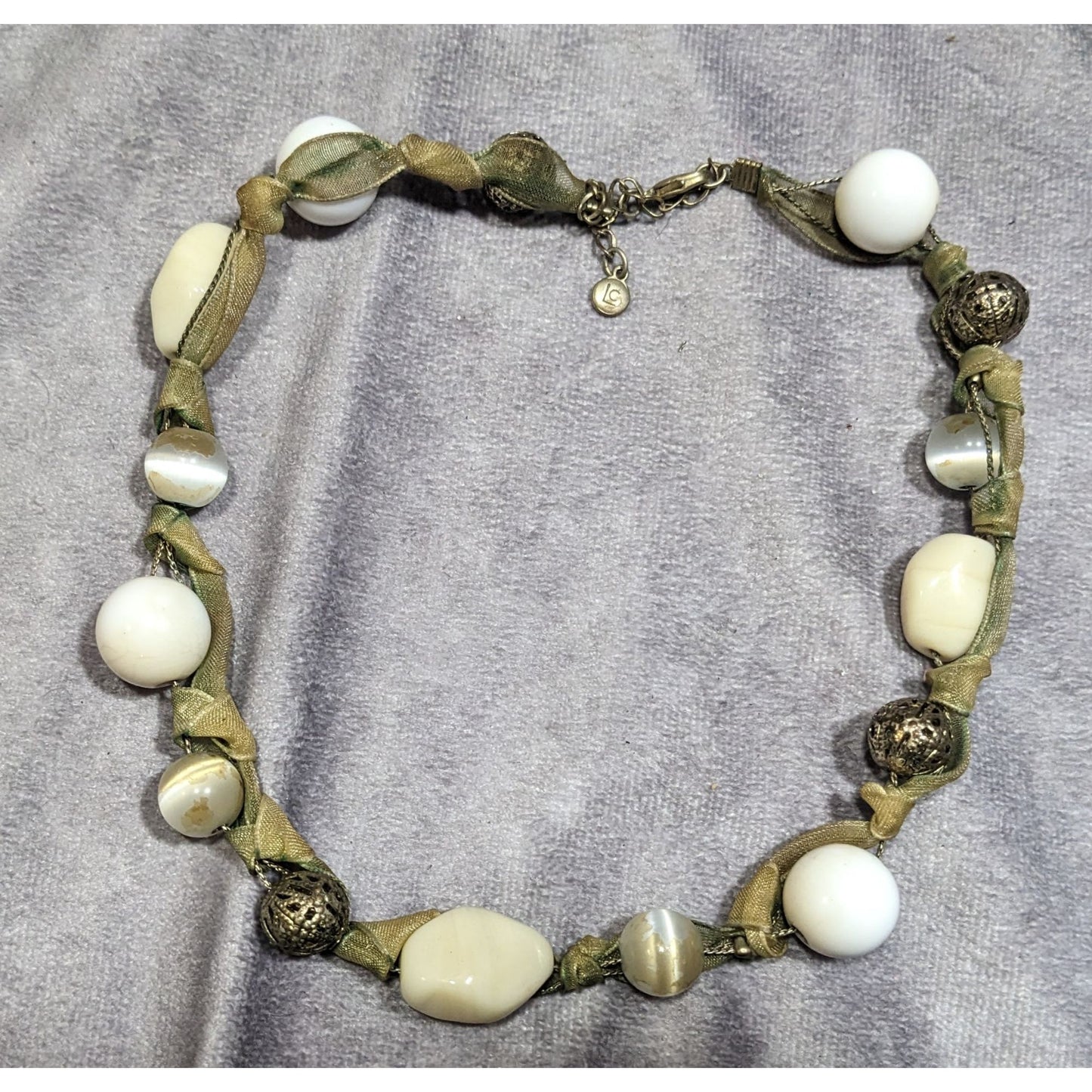 Liz Claiborne Beige And White Beaded Ribbon Necklace