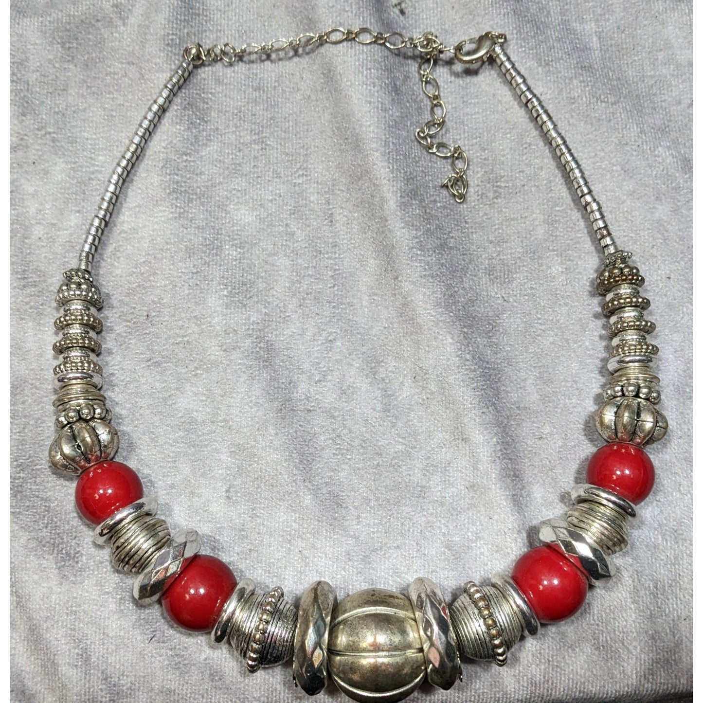 Retro Chunky Metallic Red And Silver Tone Beaded Necklace