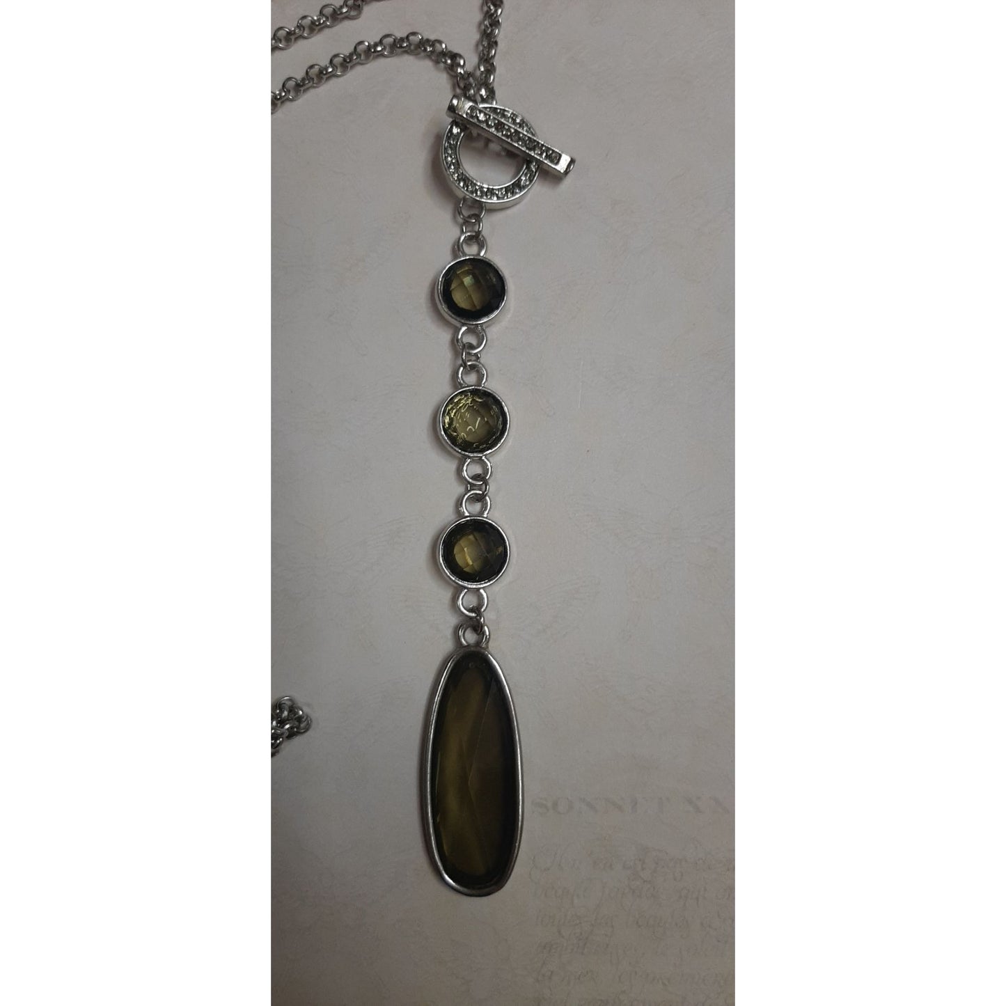 Vintage-Inspired Toggle Pendant Necklace With Faceted Olive-Hued Stones