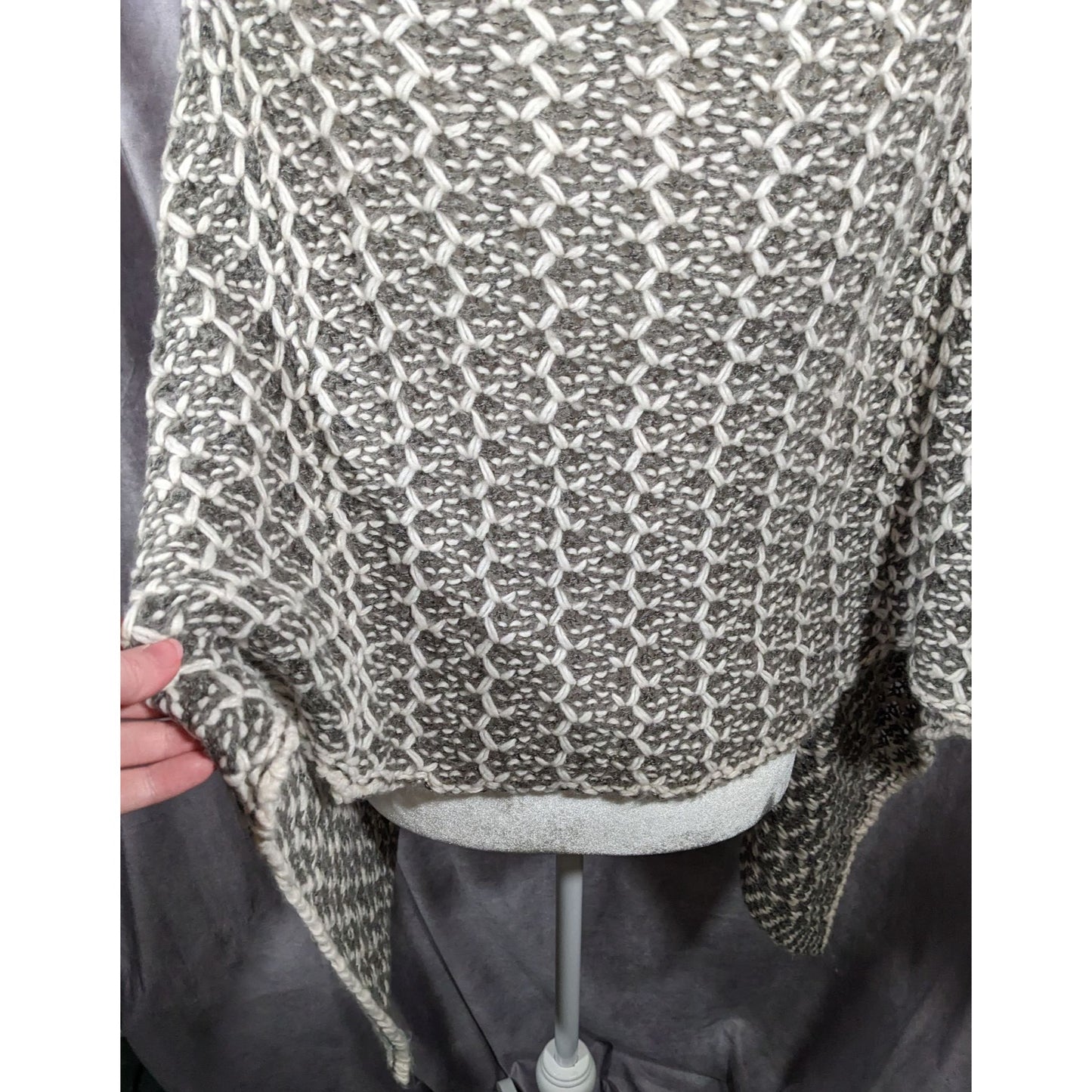 Simply Noelle Grey And White Chunky Knit Button Down Poncho