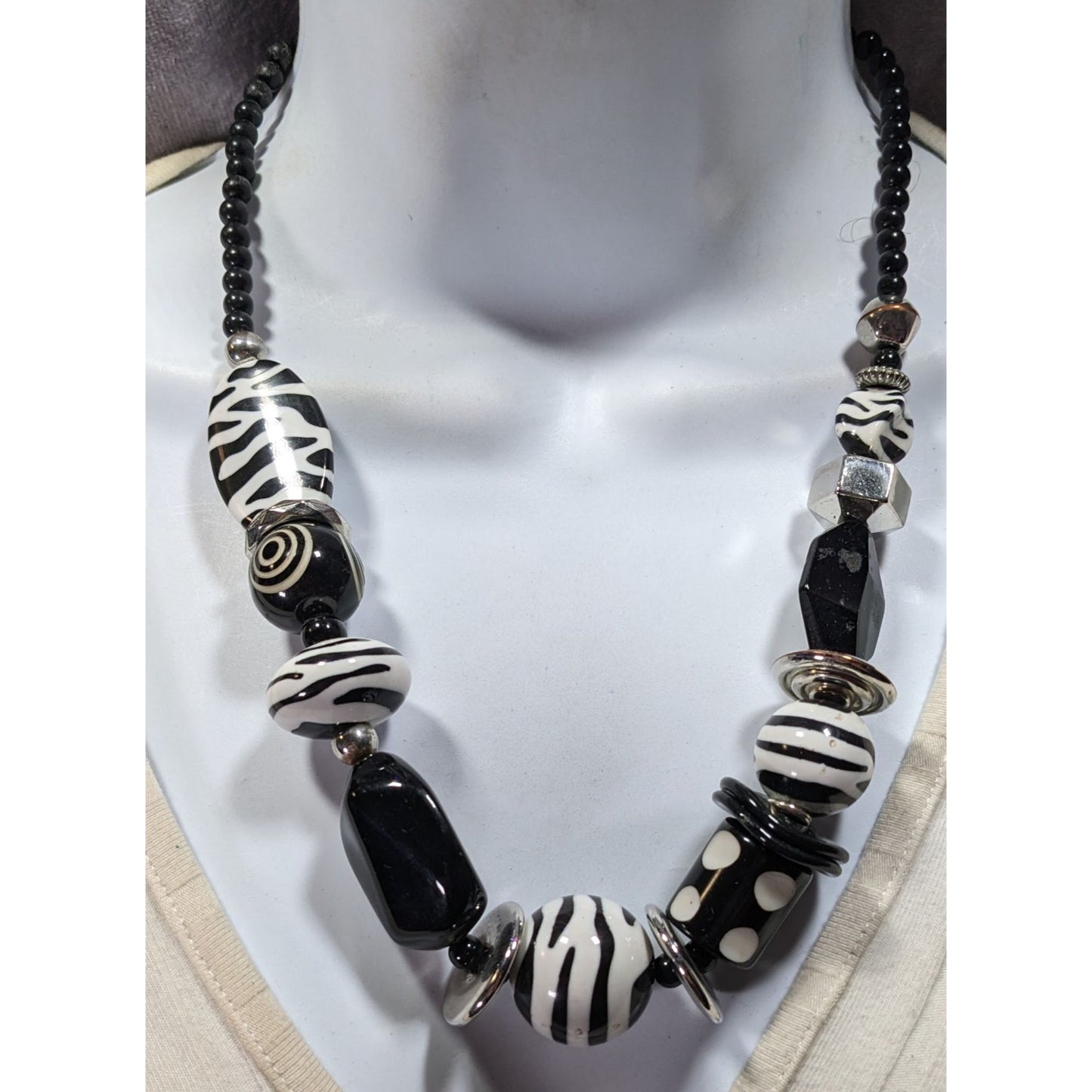 Funky 80s Style Black And White Geometric Pattern Beaded Necklace