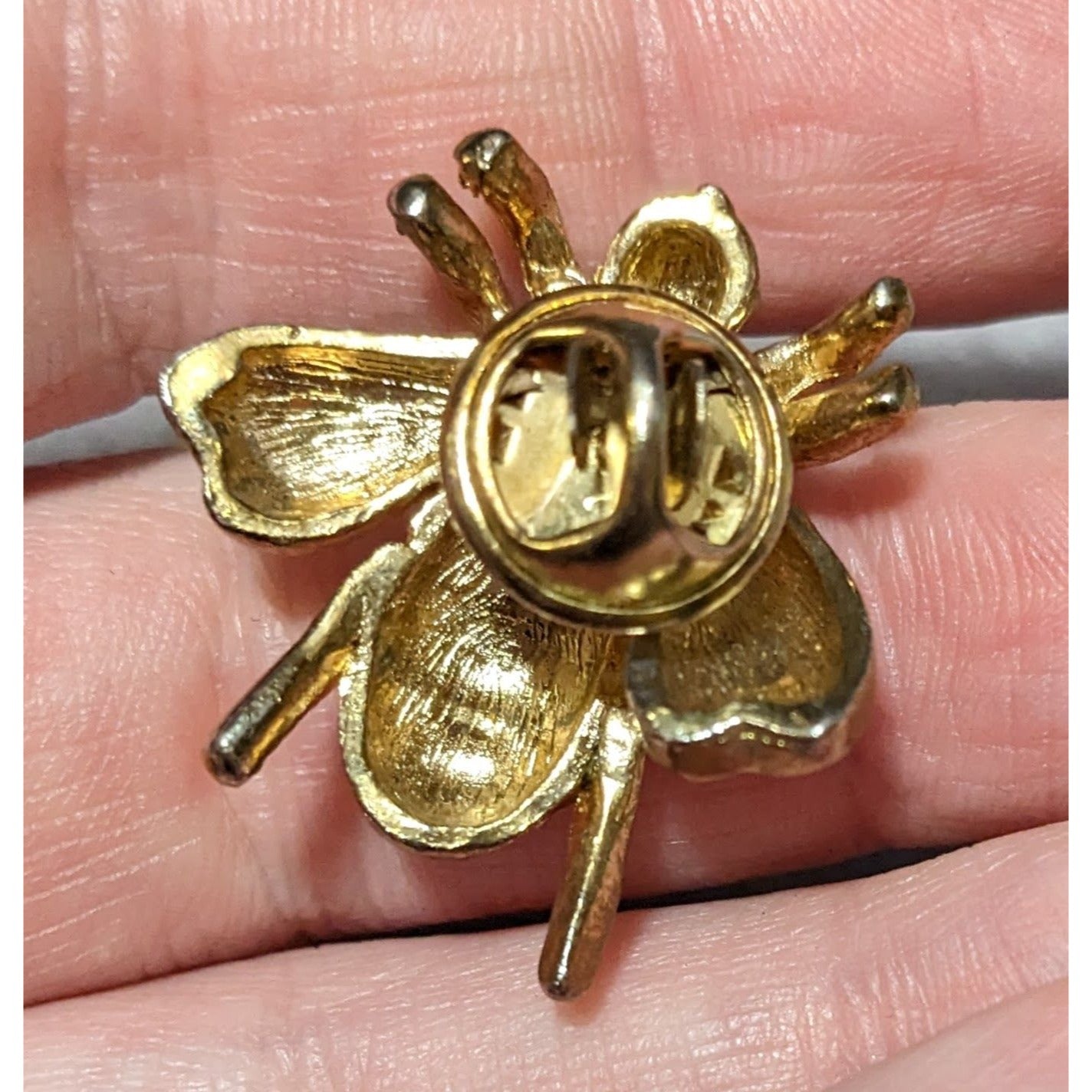 Vintage Gold Tone Rhinestone Bee Lapel Pin