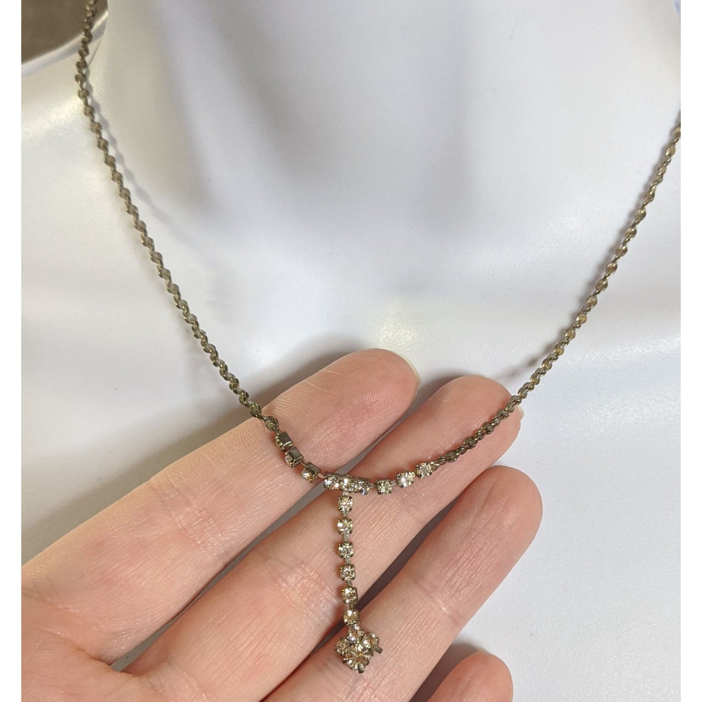 Vintage Rhinestone Y Necklace With Elegant Drop Pendant