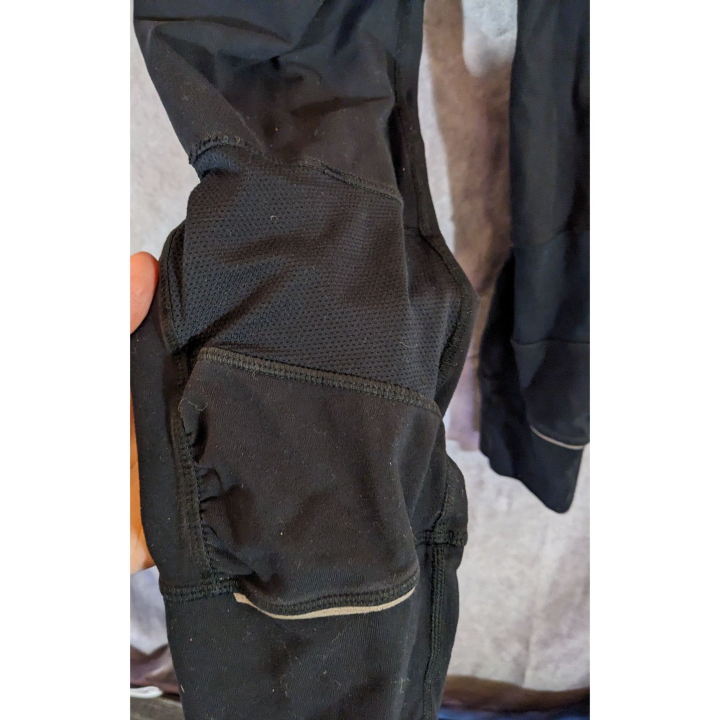 Athleta Black Crop Leggings W/ Mesh Calf & Reflective Details Size Small