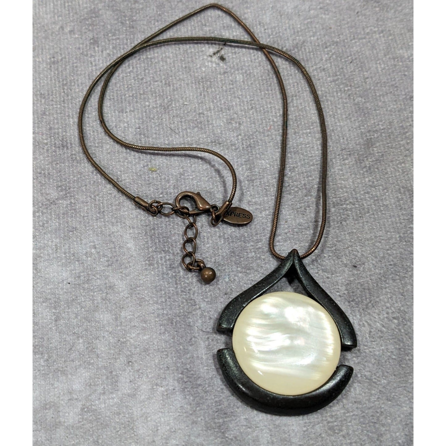 Express Art Deco Glass Cabochon Antiqued Gold Tone Pendant Necklace