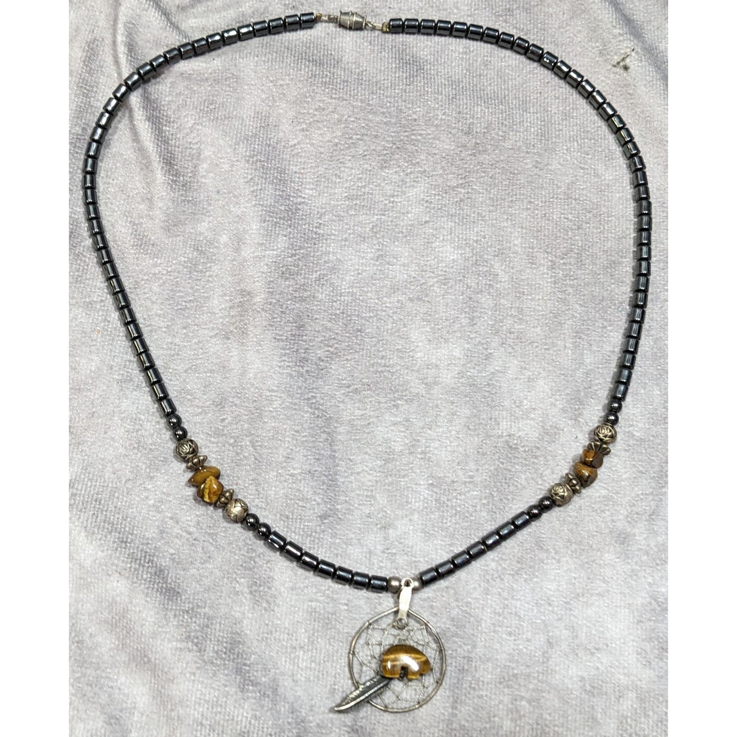 Vintage 90s Native Hematite And Tiger Eye Dream Catcher Necklace With Bear Fetish