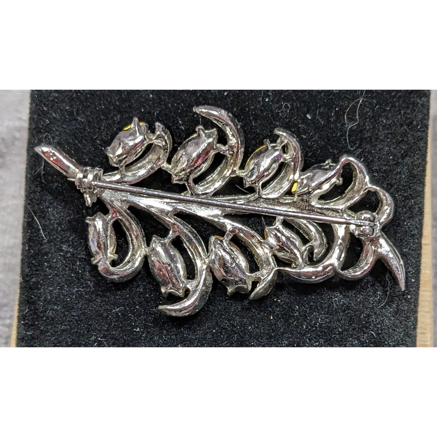 Vintage Glam Floral Leaf Silver Tone Brooch With Clear Stones