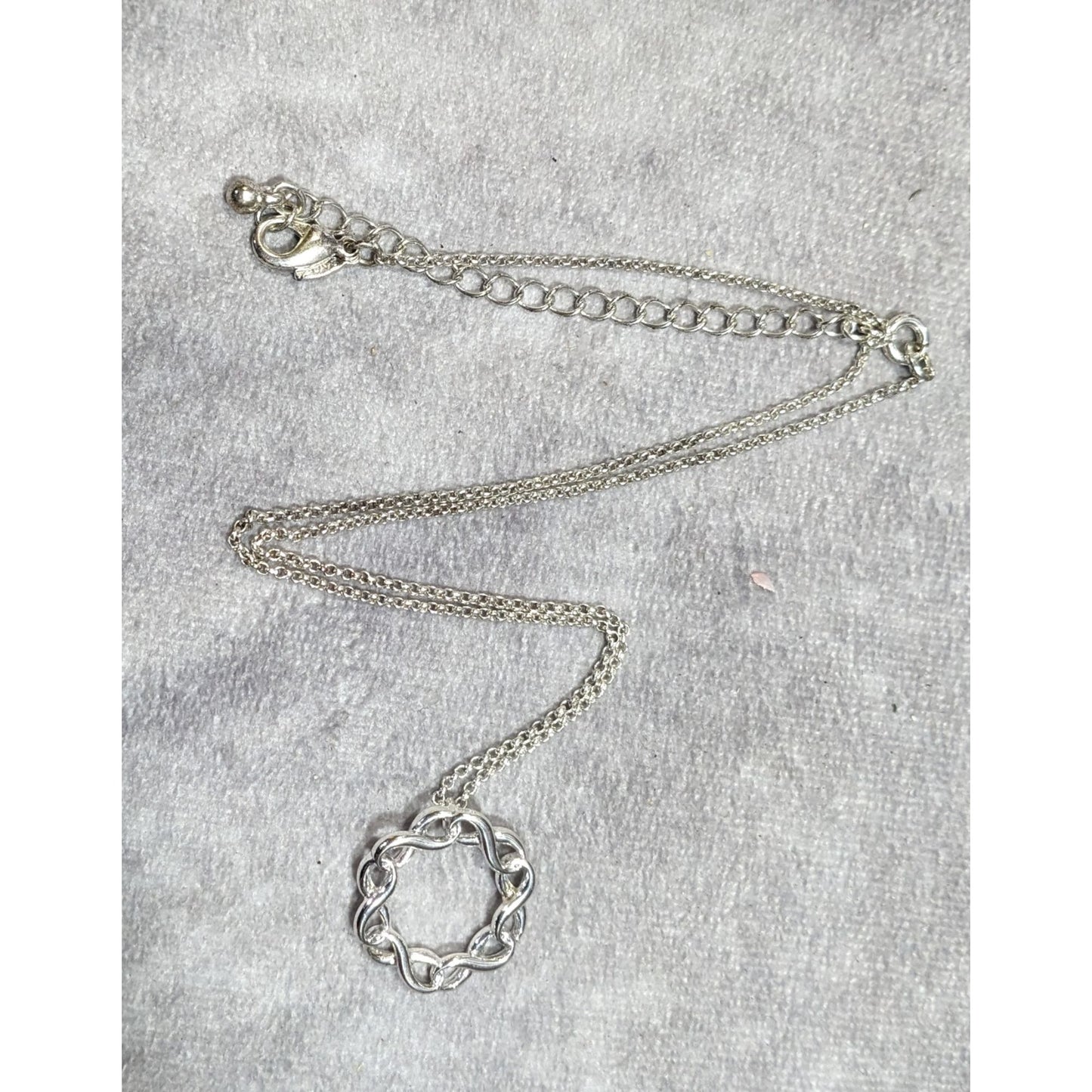 Avon Empowerment Circle Of Support Necklace