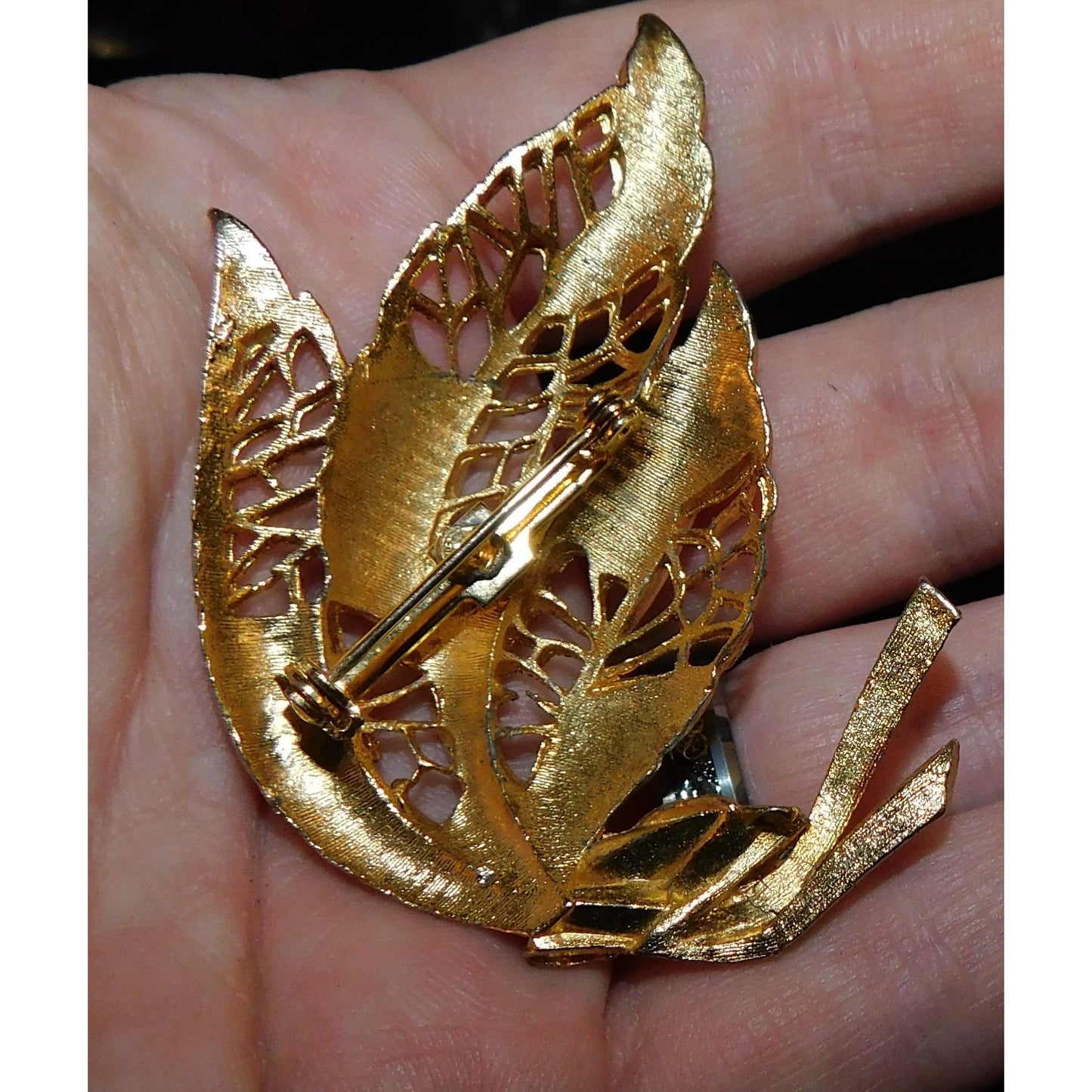 Vintage Gold Tone Brushed Fall Leaf Brooch