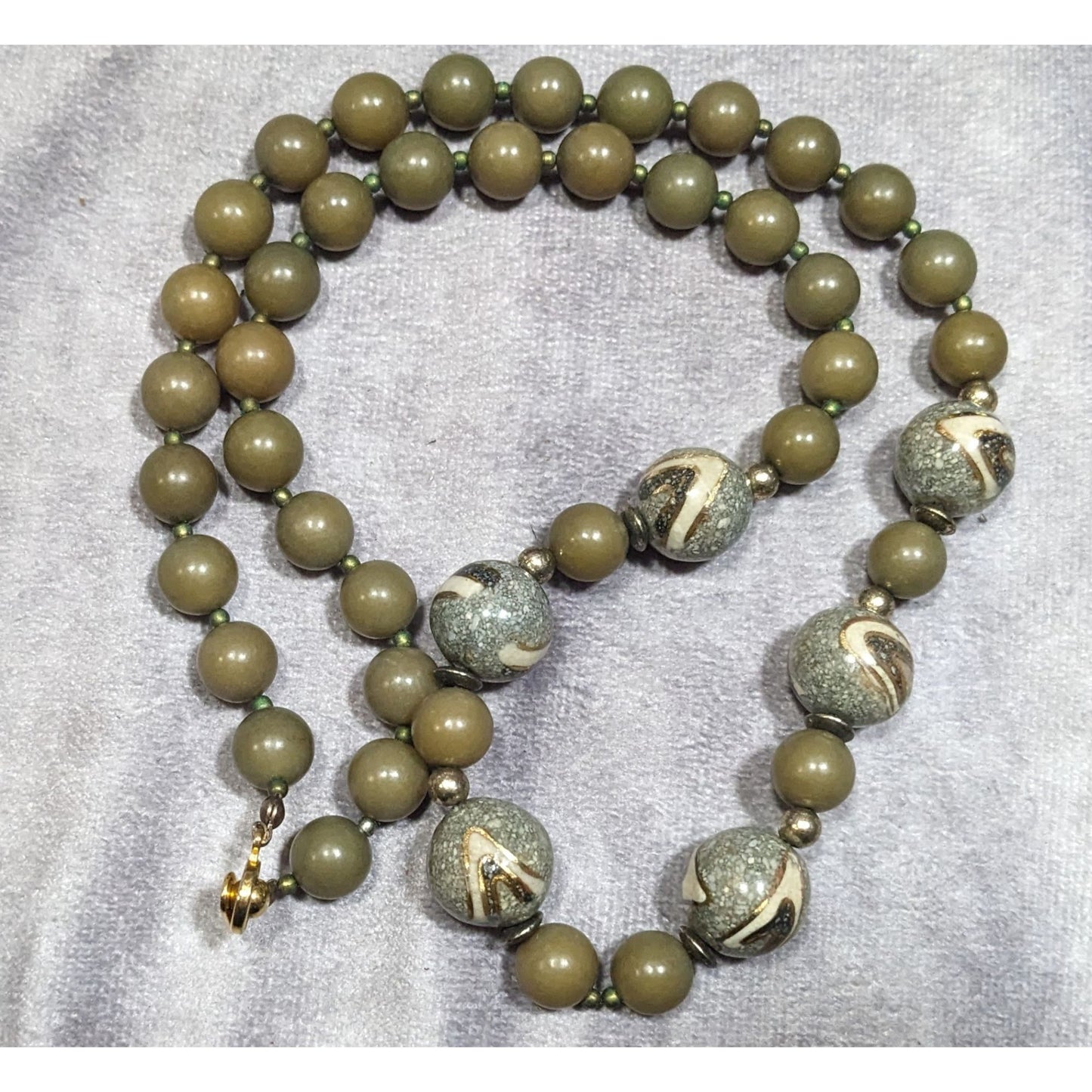 Retro Green And Grey Beaded Necklace With Crushed Stone Accent Beads