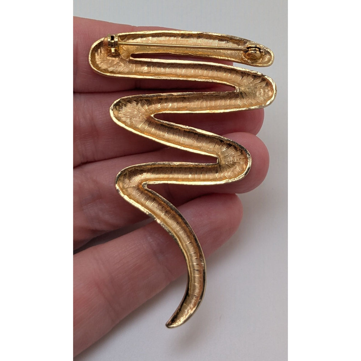 Vintage Modernist Sculptural Gold Tone Abstract Squiggle Brooch 2 3/4 Inch