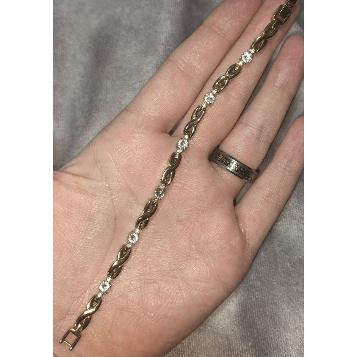 Liz Claiborne Vintage Glam Rhinestone Gold Tone Link Bracelet 6 Inch