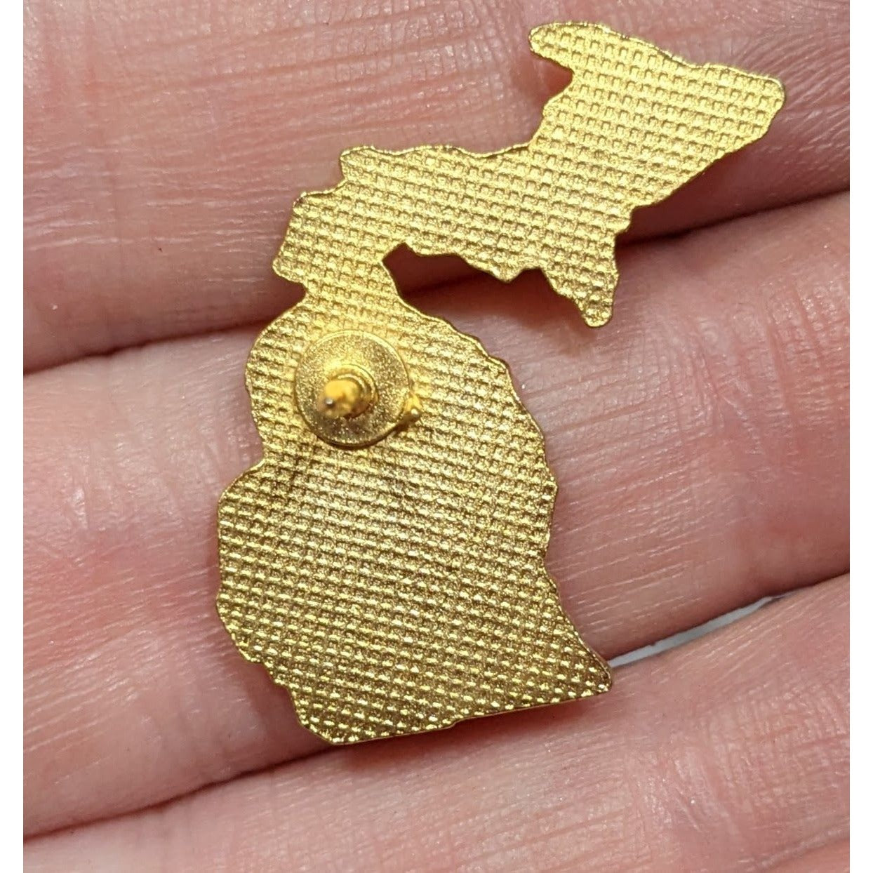 Vintage Michigan State Shaped Gold Tone Lapel Pin With Bear