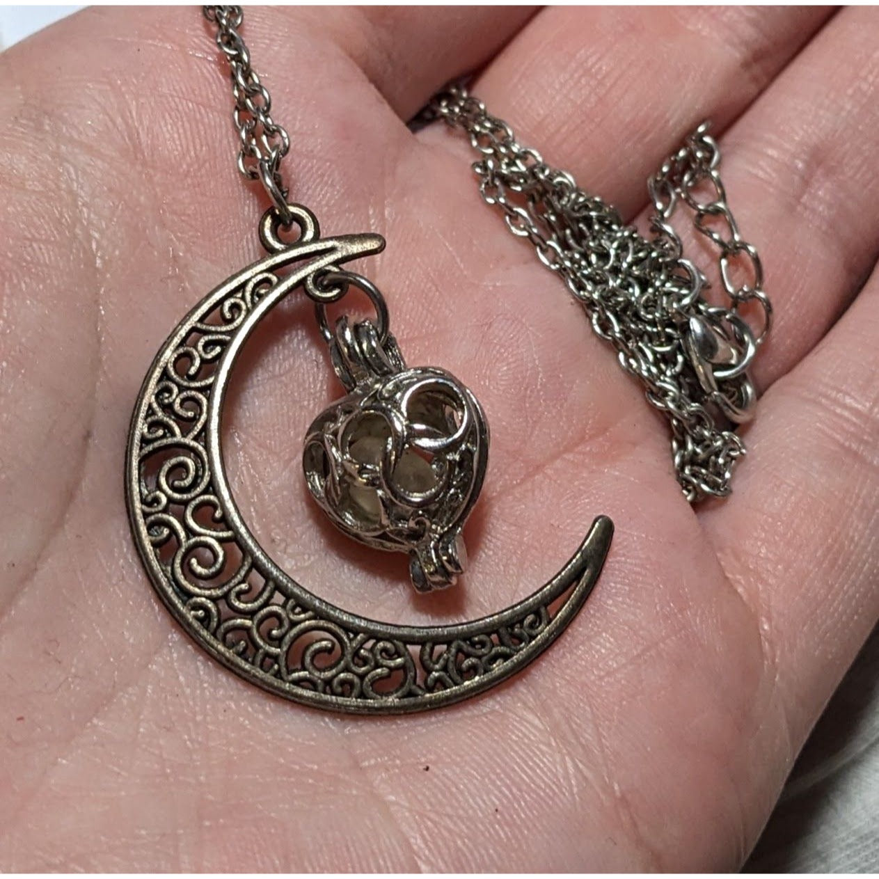 Silver Moonglow Necklace