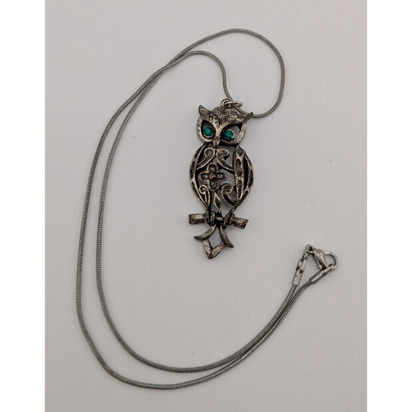Vintage Witchy Whimsigoth Silver Tone Owl Pendant Necklace With Green Gem Eyes