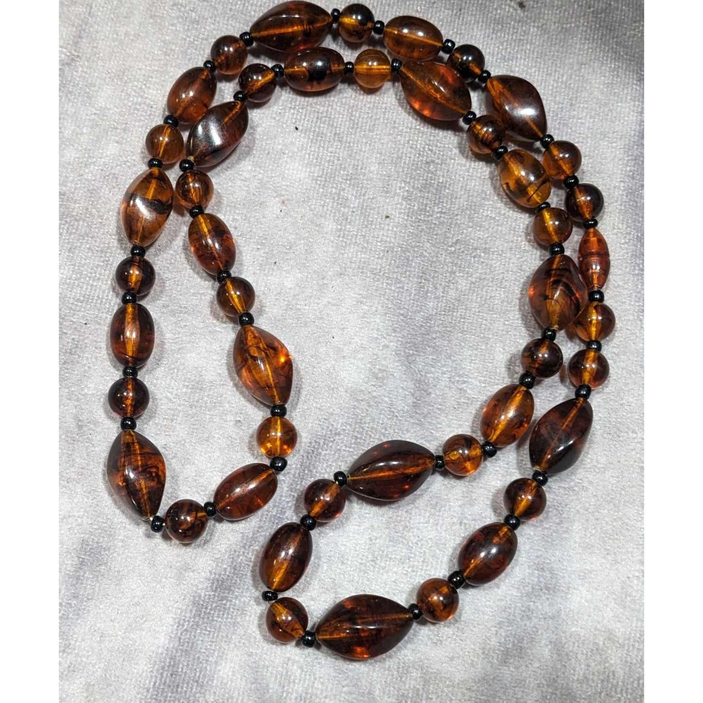 Retro Faux Amber Acrylic Beaded Necklace