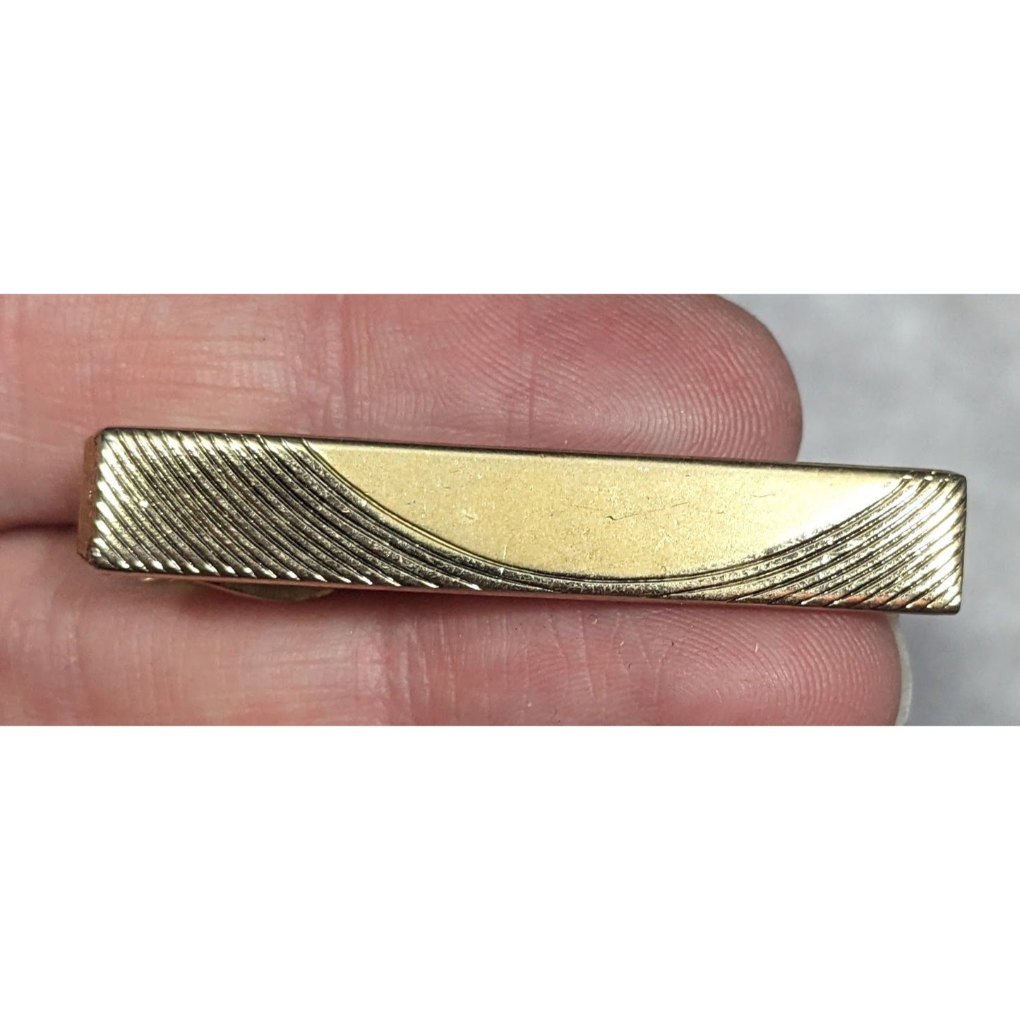 Vintage Etched Gold Tone Rectangular Tie Clip