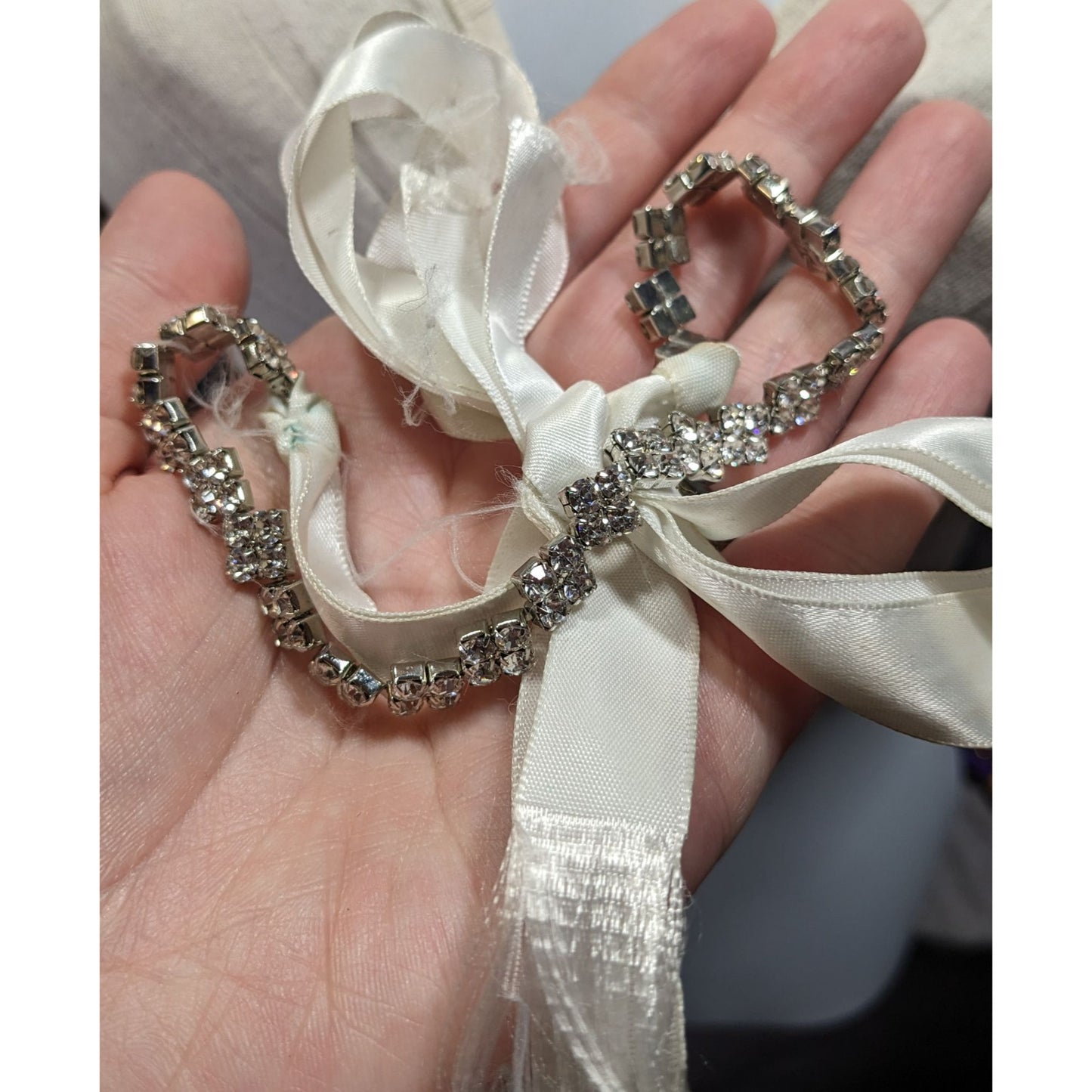 Retro Glam Sparkly Rhinestone Tie On Necklace