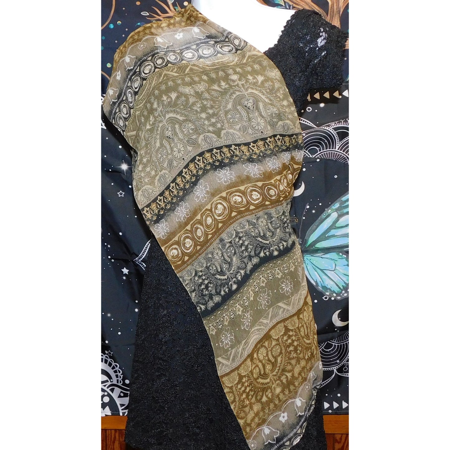 Renaissance-Inspired Floral Scarf Sheer Beige & Black