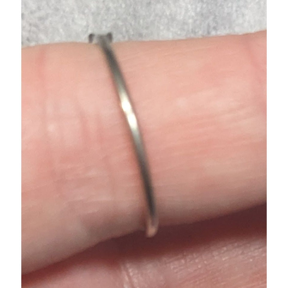 Simple Elegant Rhinestone Line Silver Tone Ring Size 8 1/4