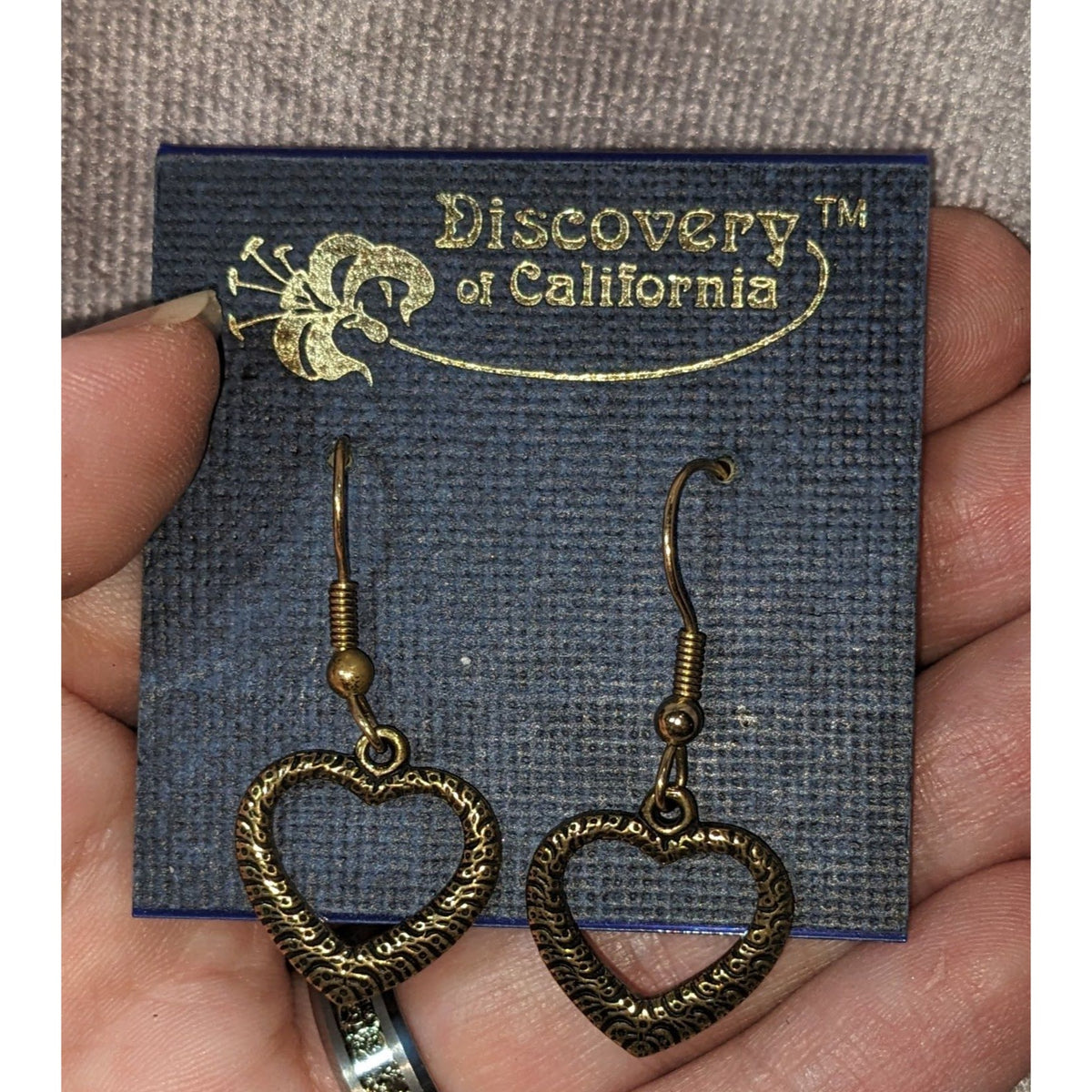 Discovery California Vintage Boho Metal Gold Tone Heart Earrings 1 1/4 NWT