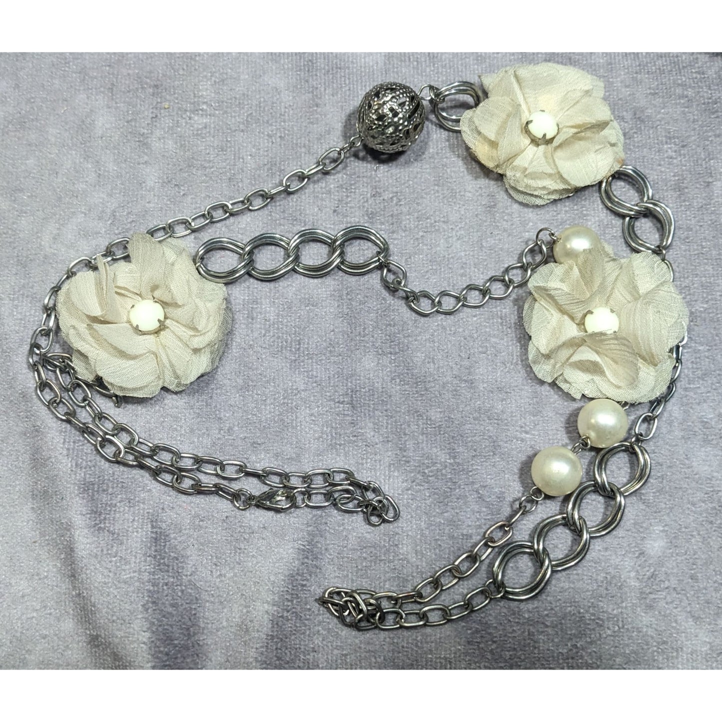 Retro Fairycore White Flower And Faux Pearl Necklace With Silver Tone Chain
