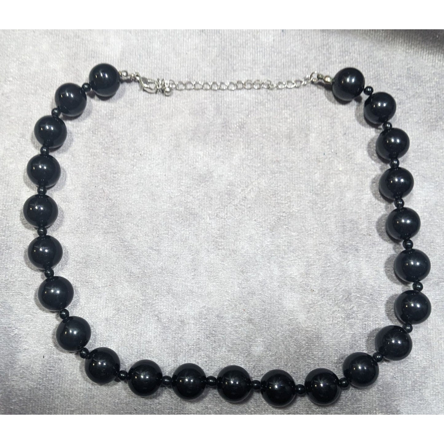 Classic Retro Chunky Black Beaded Necklace