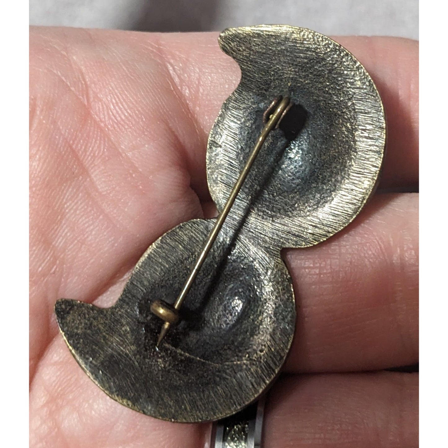 Vintage Traditional Textured Abstract Brooch