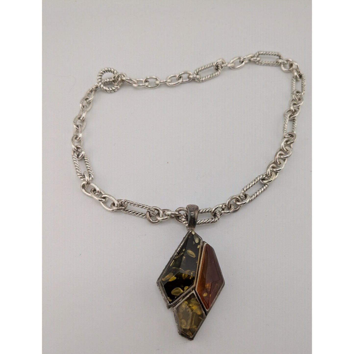 Vintage Confetti Lucite Pendant Necklace With Chunky Silver Tone Chain