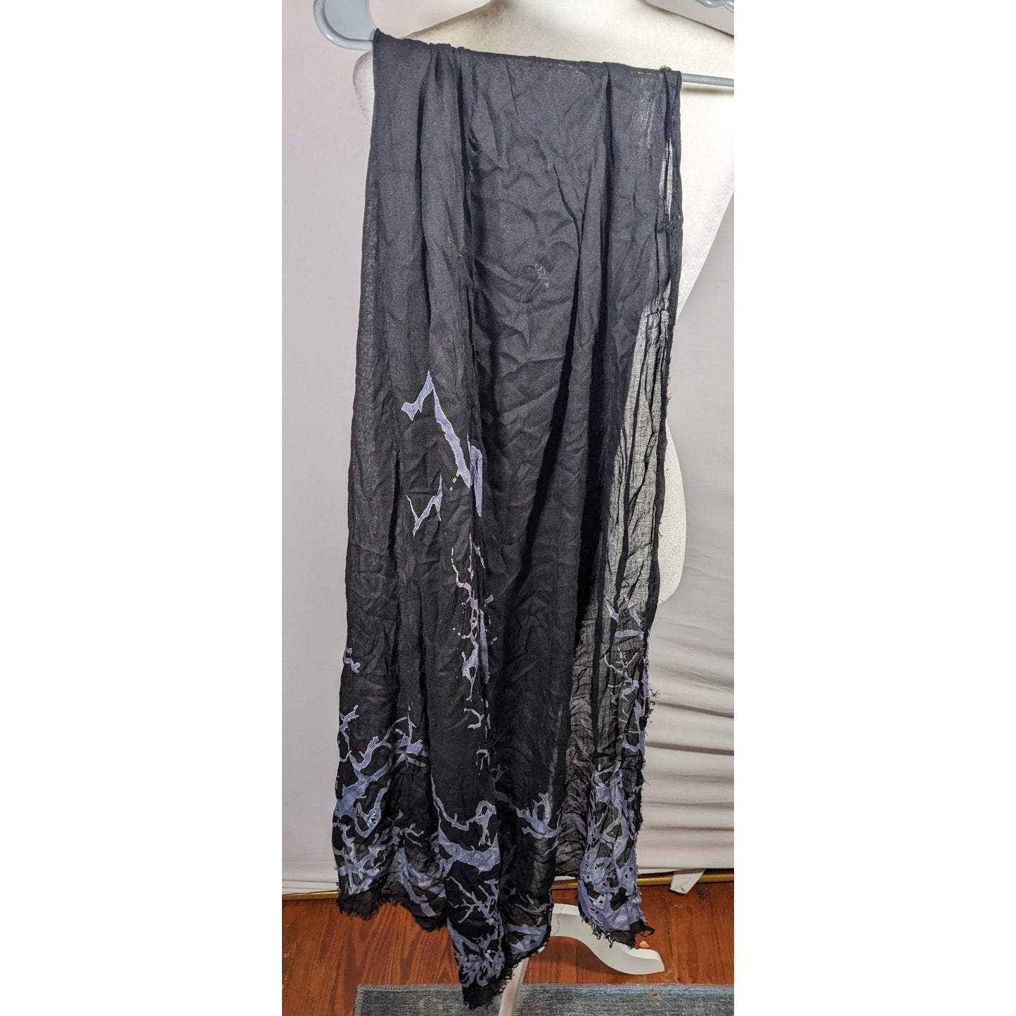 Witchy Gothic Spooky Tree Branch Black And Light Purple Lightweight Scarf