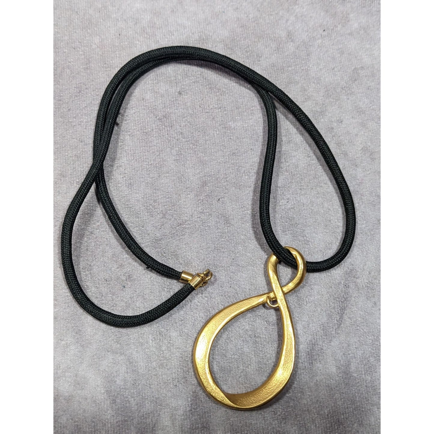 Vintage Avon Elegant Gold Tone Infinity Pendant Necklace