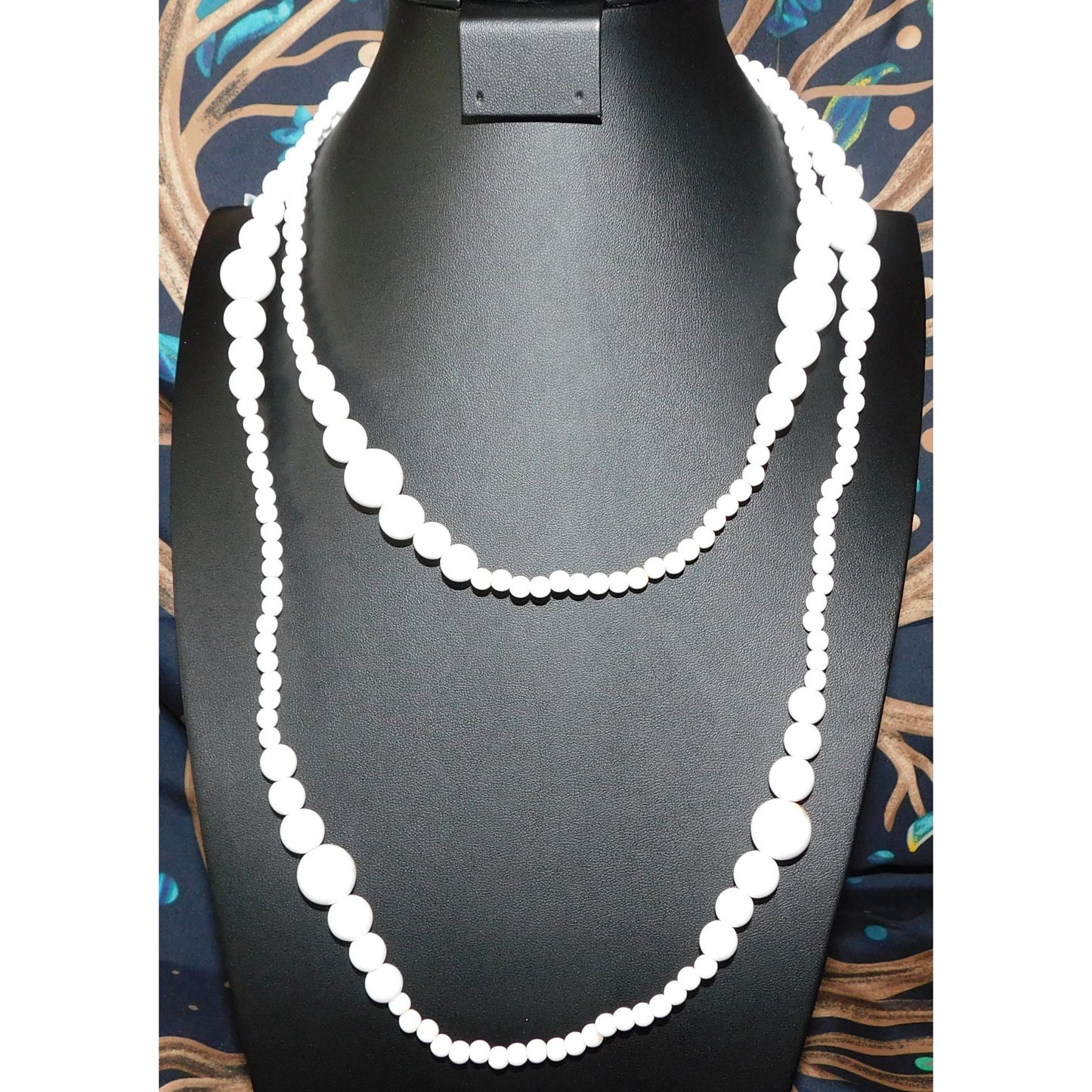 Retro White Graduated Bead Rope Length Necklace