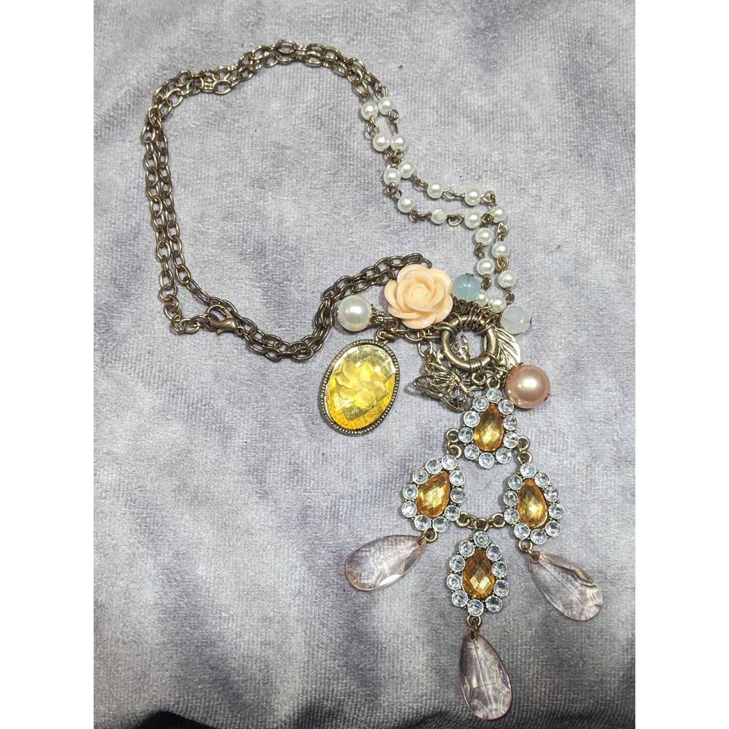 Vintage Victorian Style Floral Cluster Charm Pendant Necklace