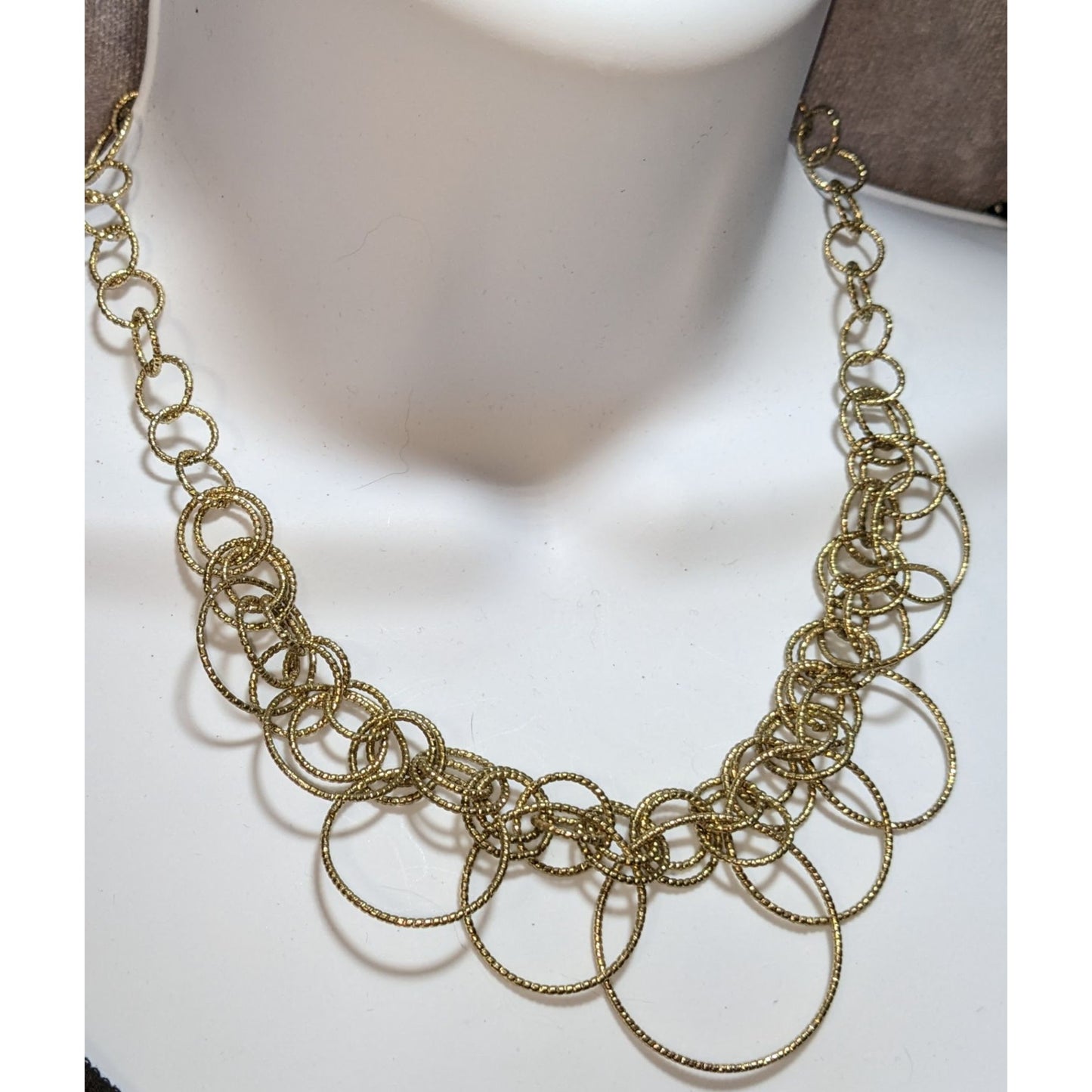 Casual Silver-Tone Necklace With Textured Rings
