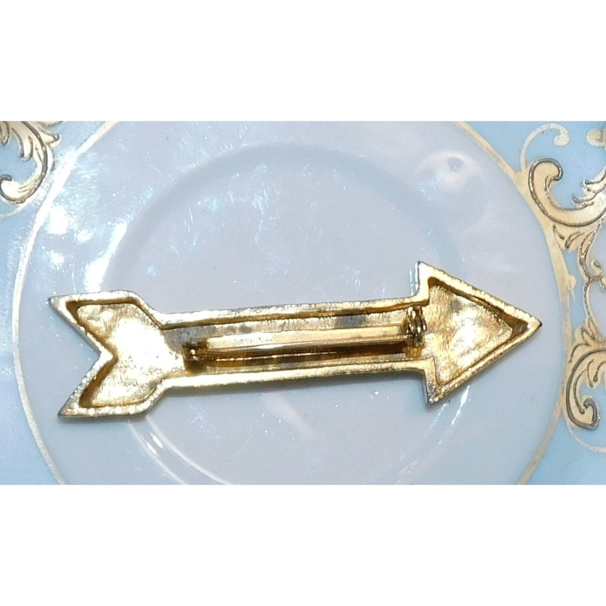 Vintage Gold Tone Arrow Shaped Metal Brooch