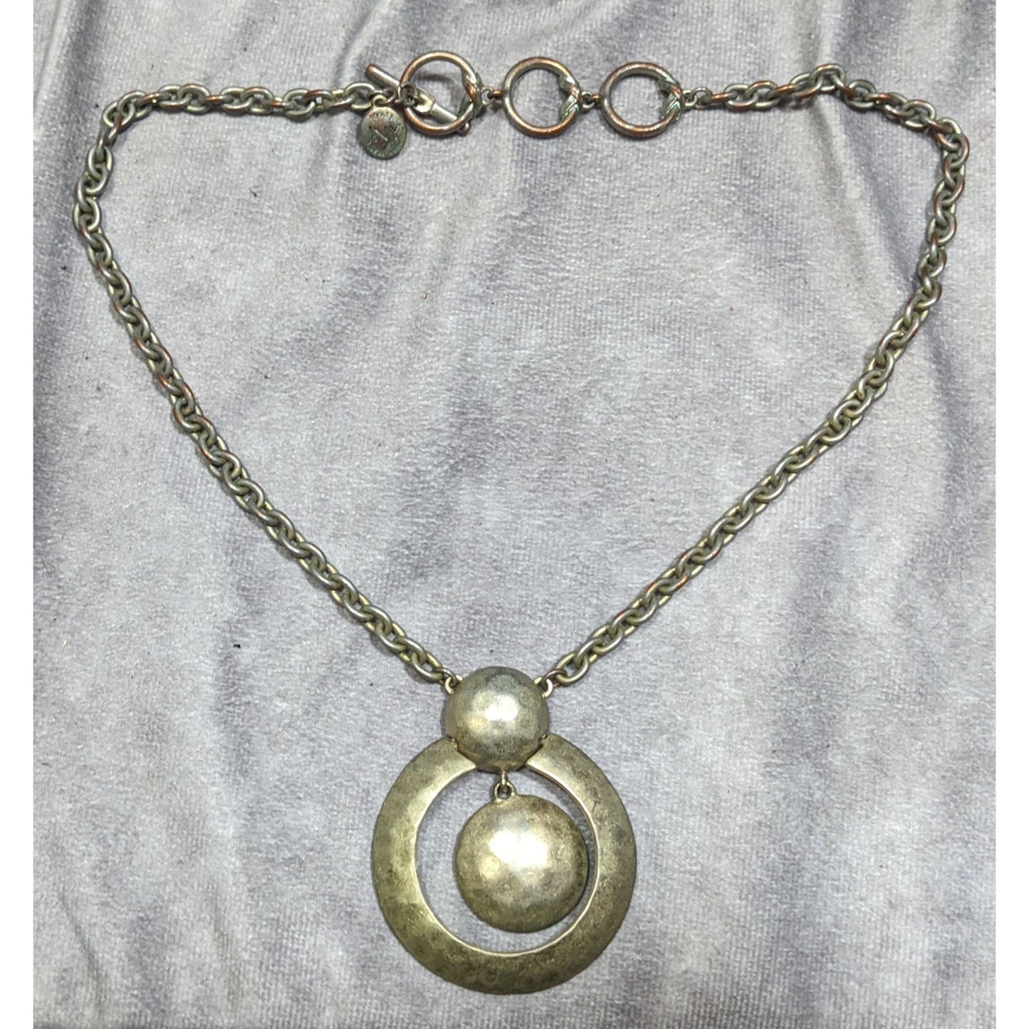 Jones New York Brutalist Gold Tone Hammered Circle In Circle Pendant Necklace