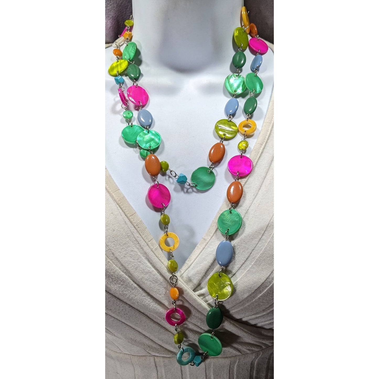 Vintage Retro Rainbow Shell Disc Beaded Necklace