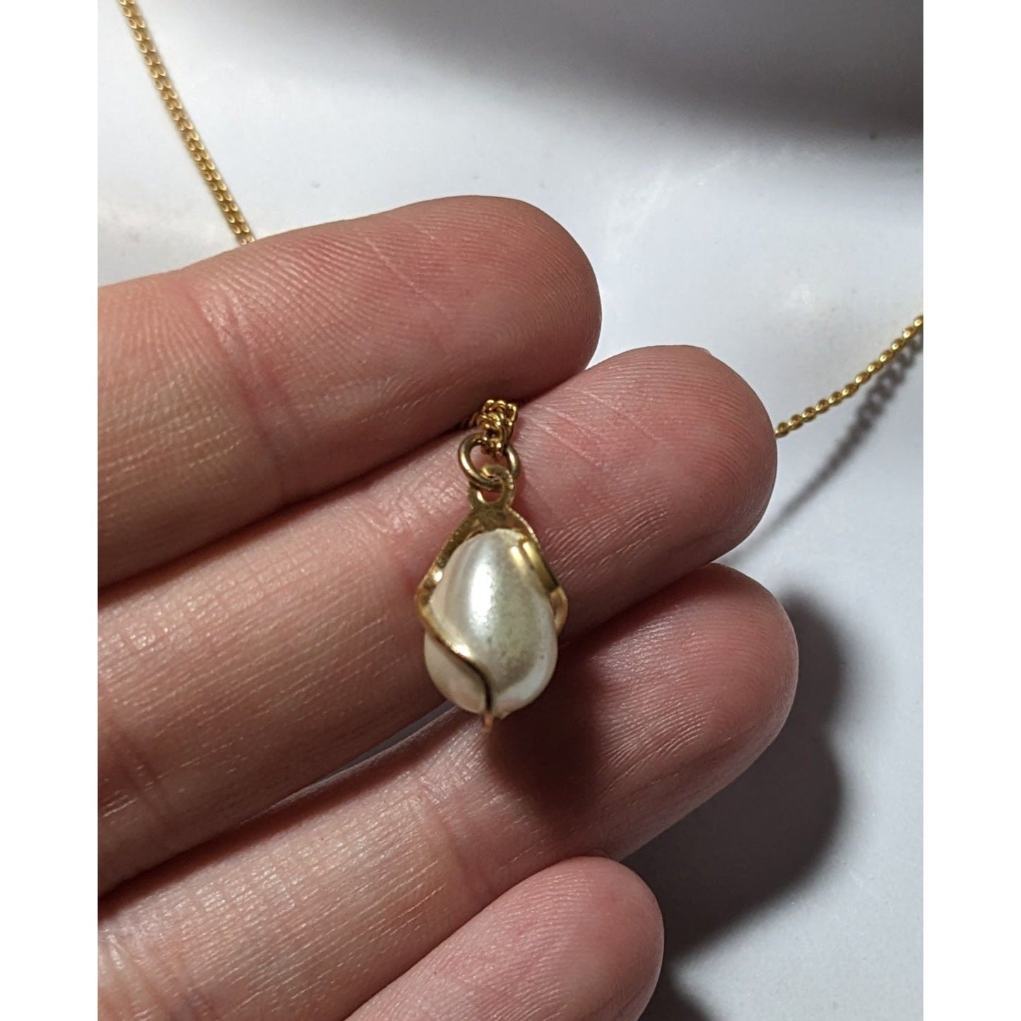 Elegant Swirl Wrapped Pearl Pendant Necklace