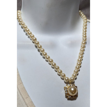 Vintage Floral Gold Pearl Rhinestone Pendant Necklace