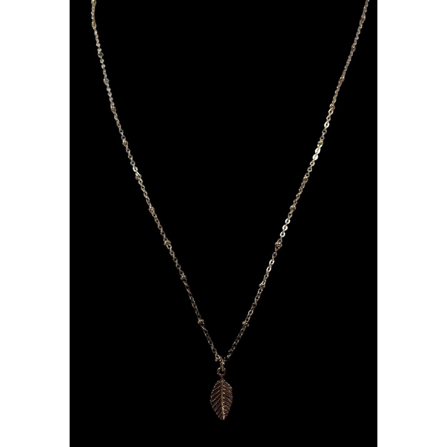 Minimalist Leaf Shaped Gold Tone Pendant Necklace