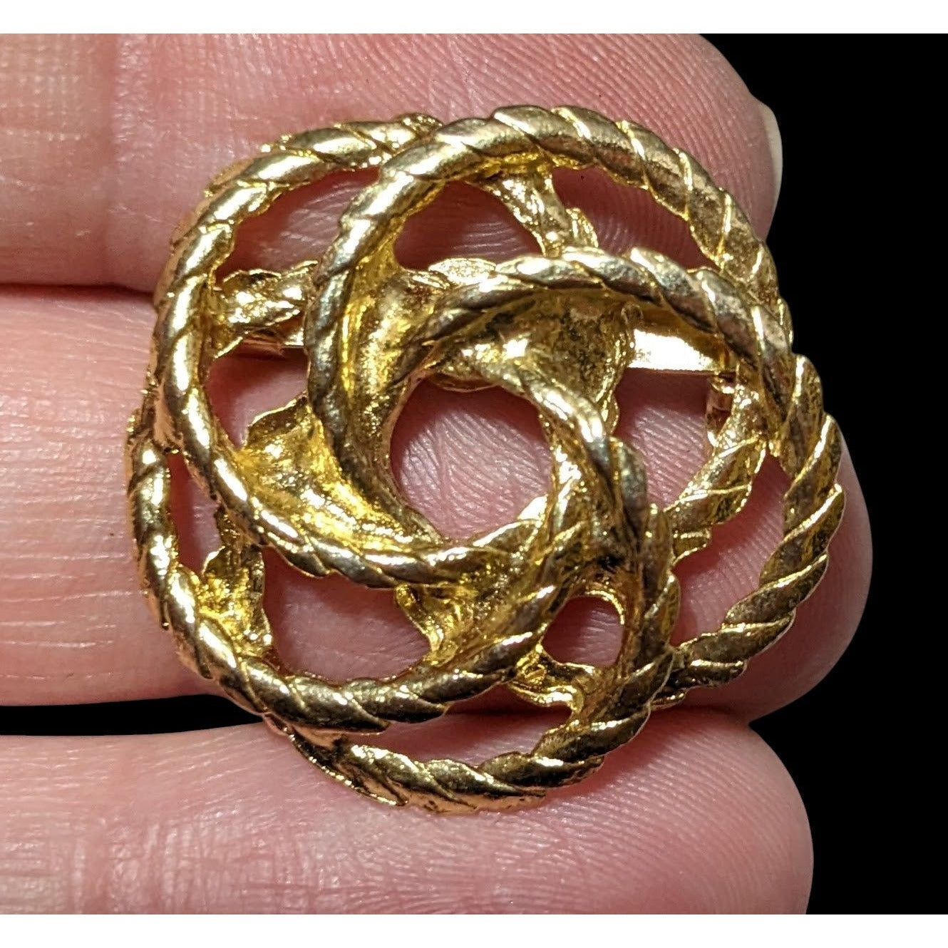 Vintage Gold Tone Braided Texture Knot Brooch