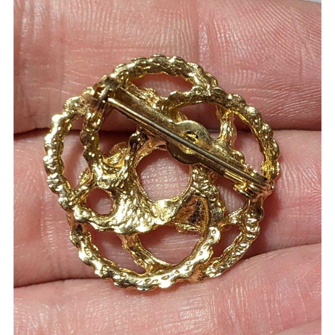 Vintage Gold Tone Braided Texture Knot Brooch